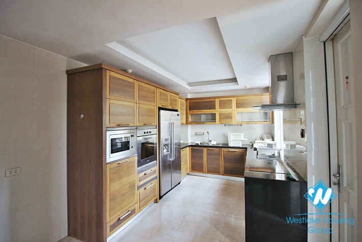Lake view- House with big terrace for rent in Tay Ho, Hanoi